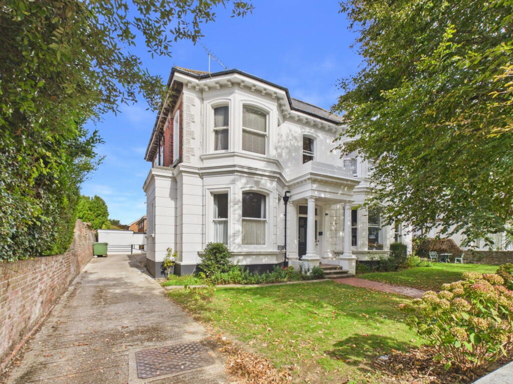 Main image of property: Richmond Road, Worthing, BN11 4AF