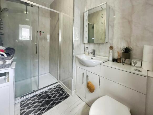 Flat 1 Ensuite
