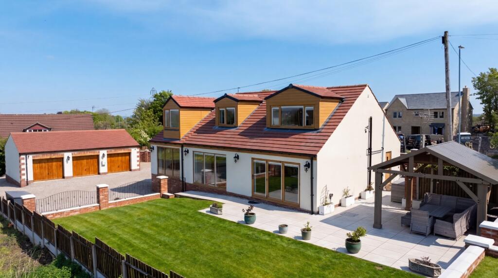 Main image of property: Gildersome Lane, Gildersome, Morley, Leeds, LS27