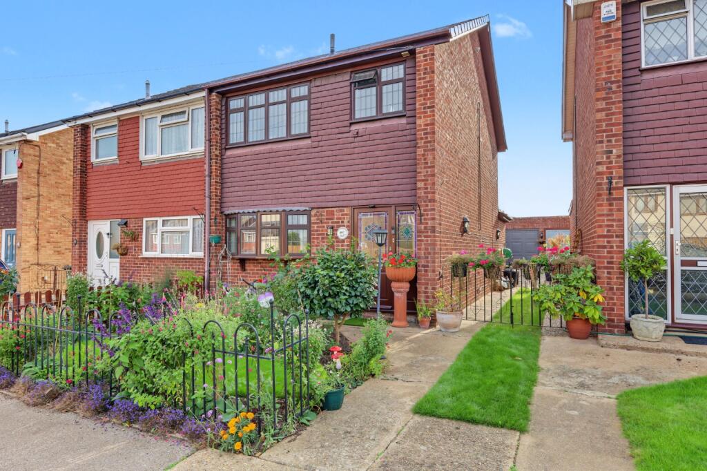 Main image of property: Russet Close, Stanford-Le-Hope, SS17