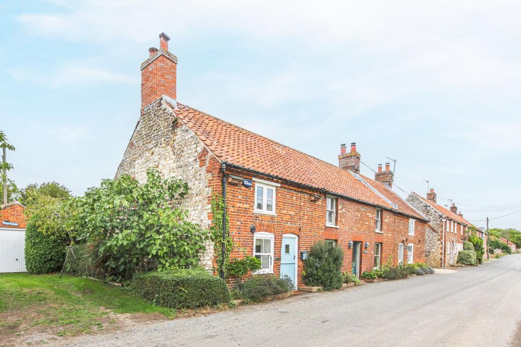 Main image of property: Beautifully Presented Period Cottage in Burnham Thorpe