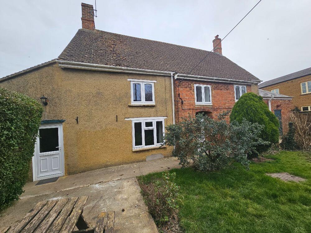 Main image of property: Meads Farm Lane, Banbury, OX16 3JX