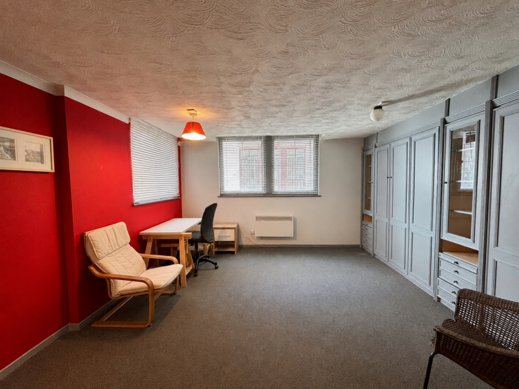 Main image of property: Lancaster House, Whitworth Street, Manchester, M1 6LQ