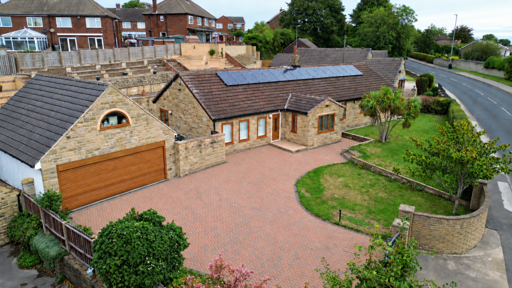 Main image of property: Ferrybridge Road, Pontefract