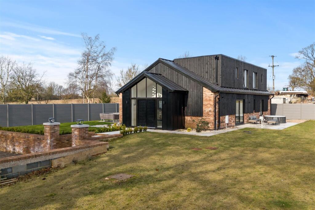 Main image of property: Great North Road, Bawtry, Doncaster