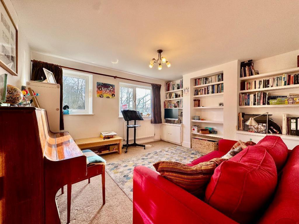 Main image of property: Dane Street, Luton, LU2