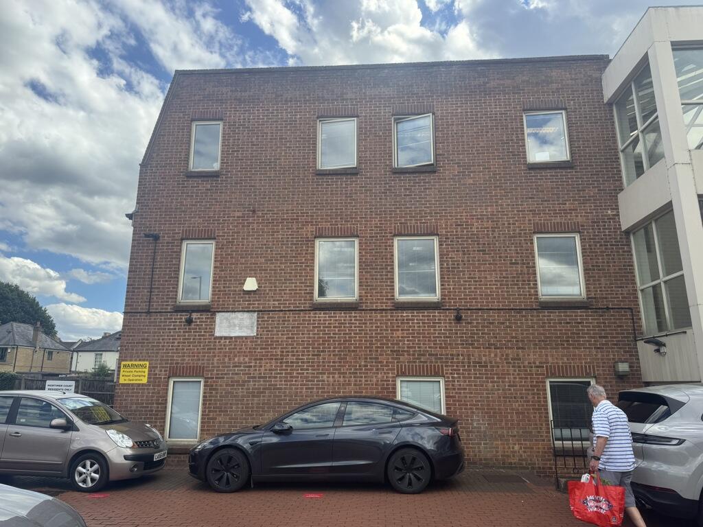 Main image of property: Mountview Court, Friern Barnet Lane, Whetstone, London, N20 0LD