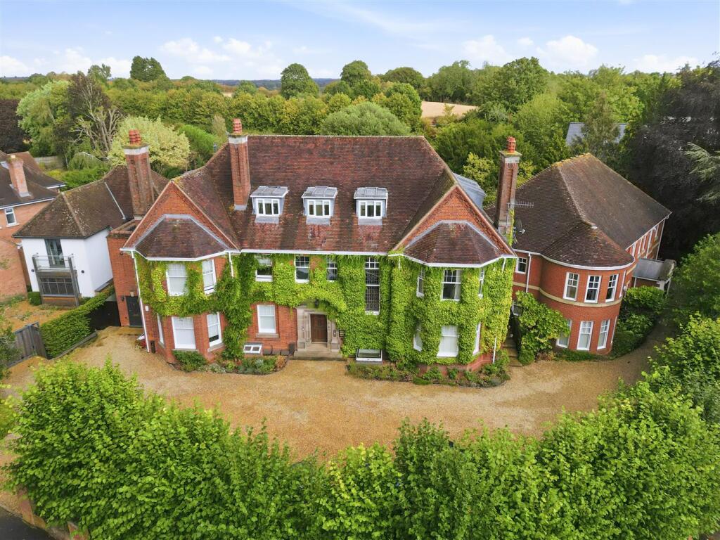 Main image of property: Avenue Road, Stratford-Upon-Avon