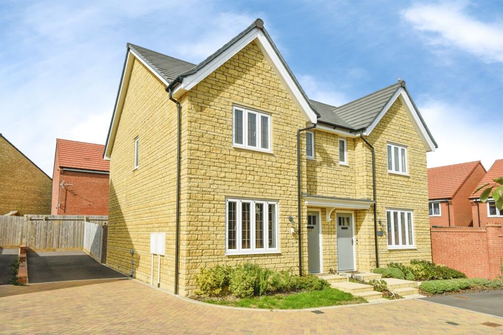 Main image of property: Proctor Way, Faringdon