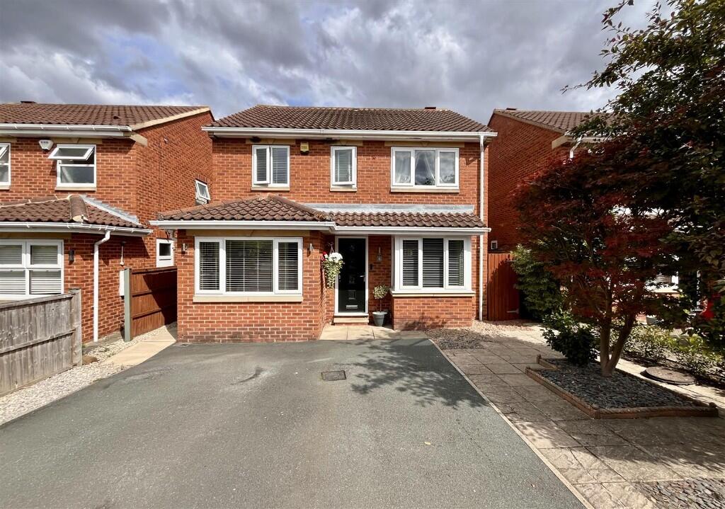 Main image of property: Rockley Grange Gardens, Leeds, West Yorkshire, LS25