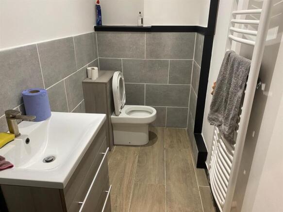 Toilet.jpg
