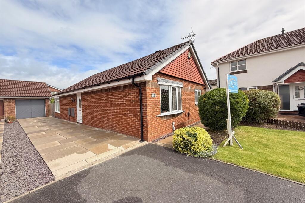 Main image of property: Lincoln Close, Woolston, WA1 4LU