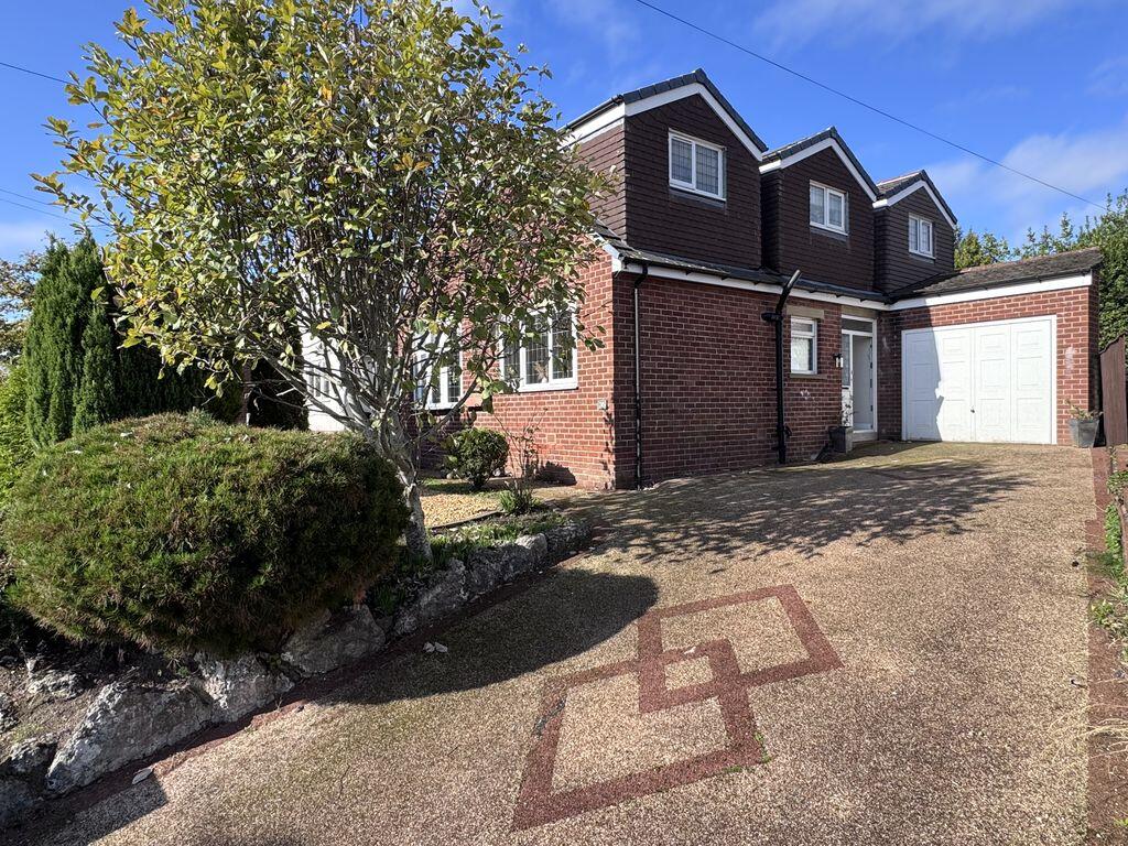 Main image of property: MUST VIEW FULLY RENOVATED DETACHED HOME - Lindsay Avenue, Poulton-Le-Fylde, FY6 8BQ
