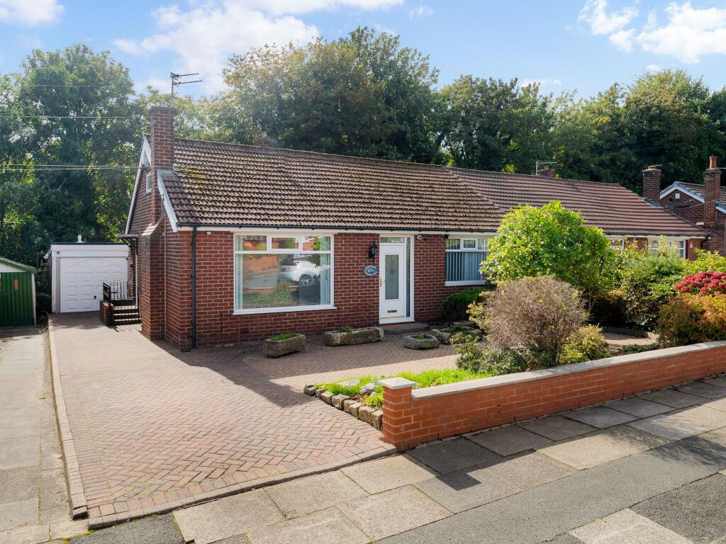 Main image of property: 43 Bishops Road, Bolton, BL3 2JE