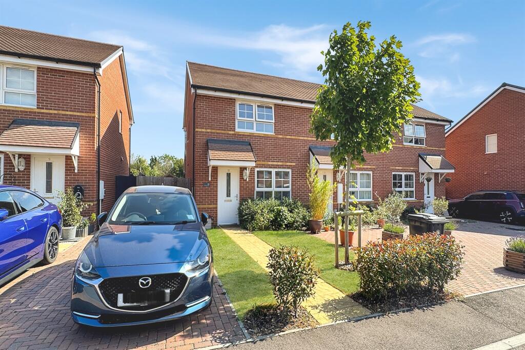 Main image of property: 2 bedroom Semi Detached House in Chichester