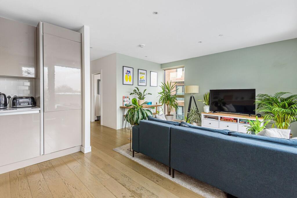 Main image of property: Trafalgar Place, Elephant and Castle, London, SE17