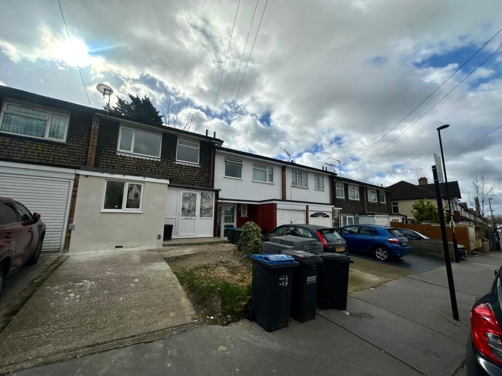 Main image of property: Midhurst Avenue, Croydon, London, CR0