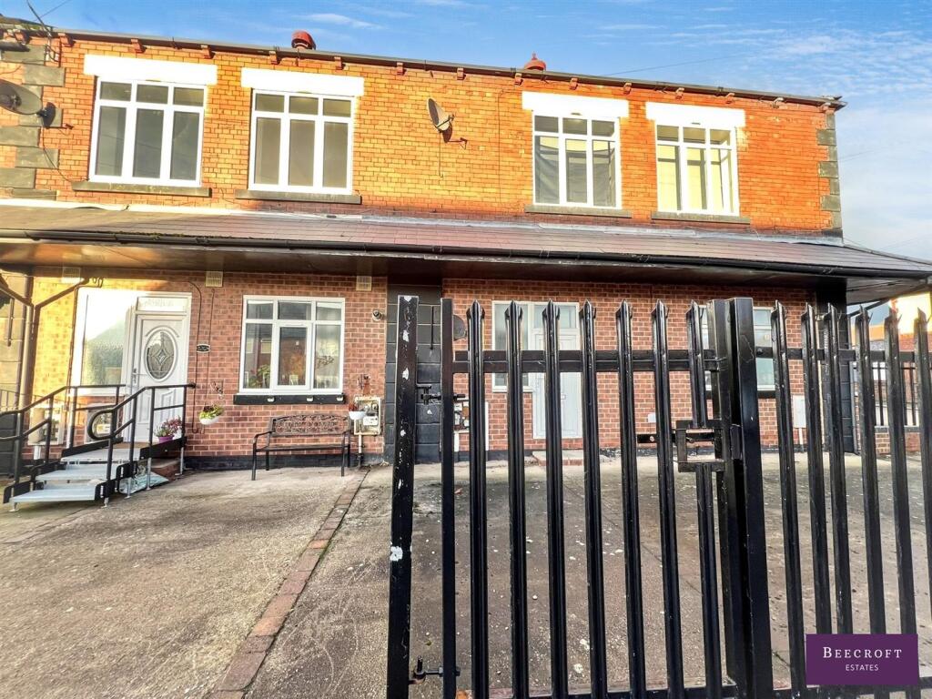 Main image of property: 84, High Street, Thurnscoe, Rotherham