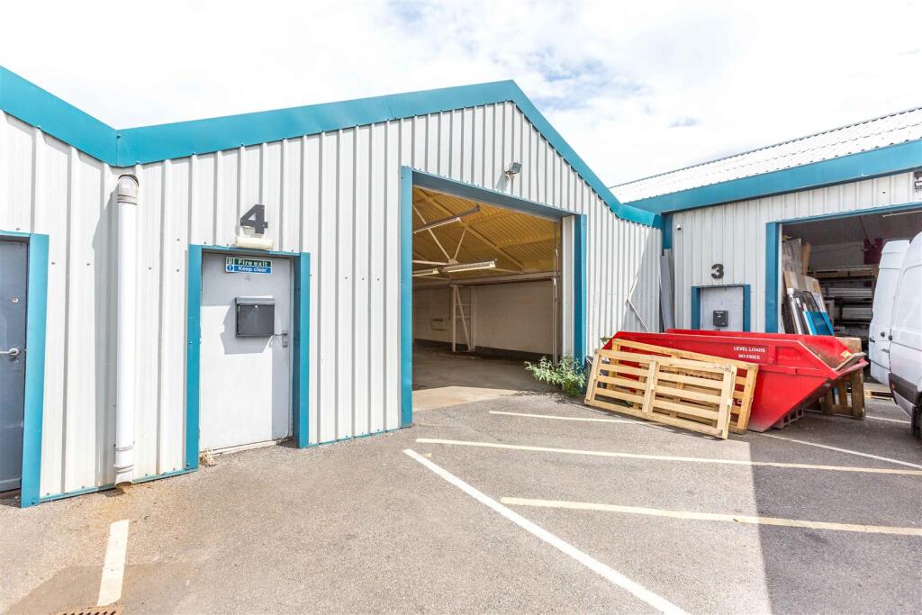 Main image of property: Cantay House, Ardler Road, Caversham