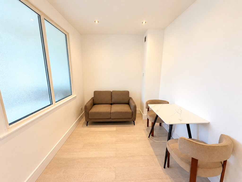 Main image of property: Flat C, Cairnfield Avenue, Brent, London