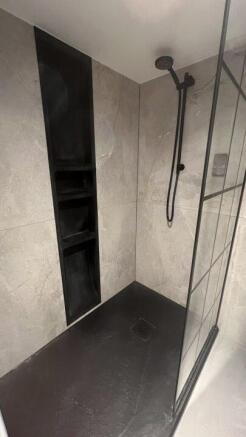 Teller's Place - Shower