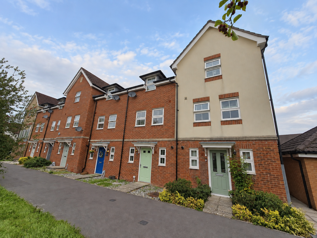 Main image of property: Hansen Gardens, Hedge End