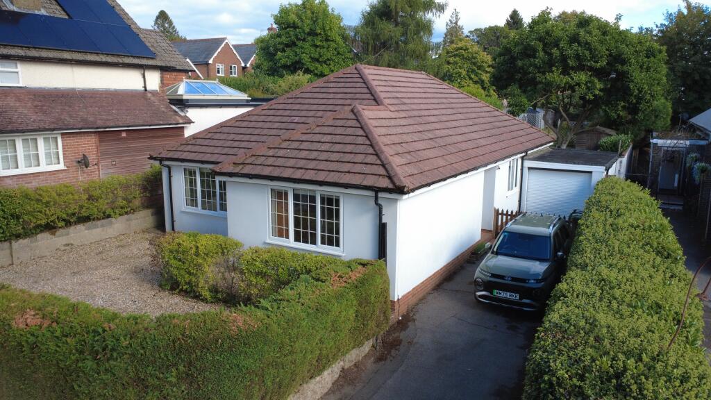 Main image of property: Oakhurst Lodge, Hill Road, Grayshott, Hindhead, Hampshire