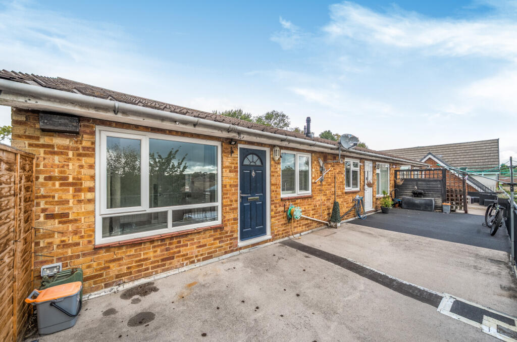 Main image of property: Barnes Lane, Sarisbury Green, Southampton, Hampshire, SO31