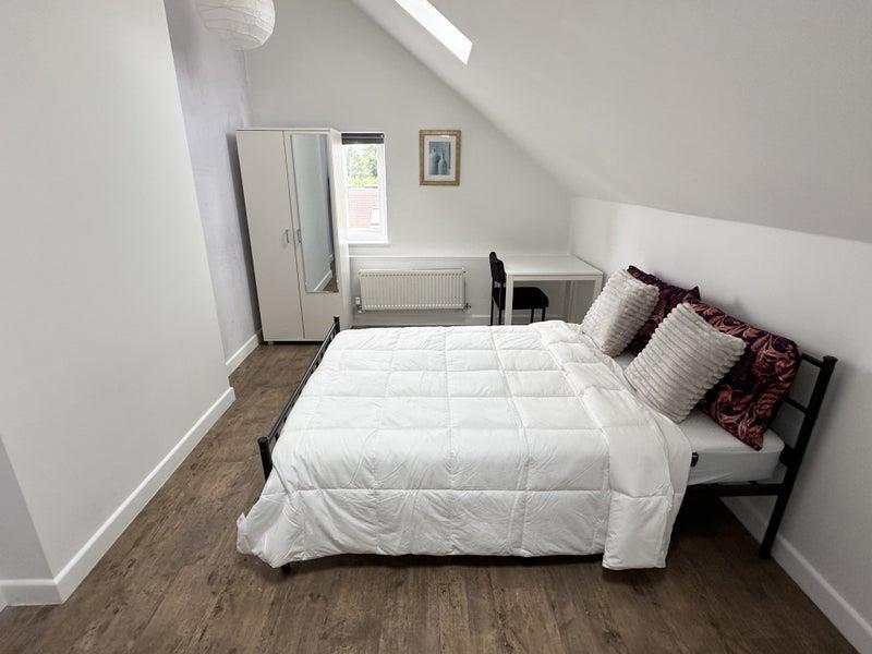 Main image of property: Golders Green Road, London