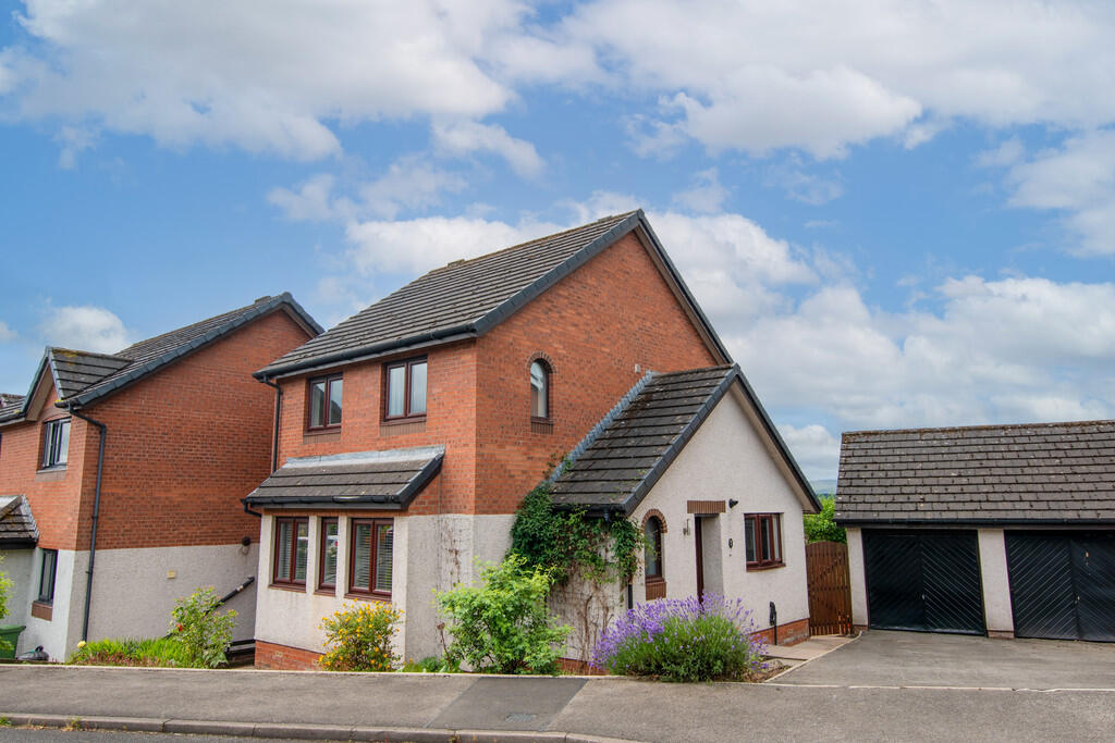 Main image of property: 9 Brooklands Grange, Penrith