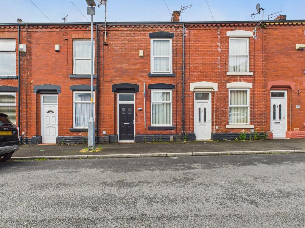 Main image of property: 81 Crawford Street, Ashton-under-Lyne, OL6 6TT