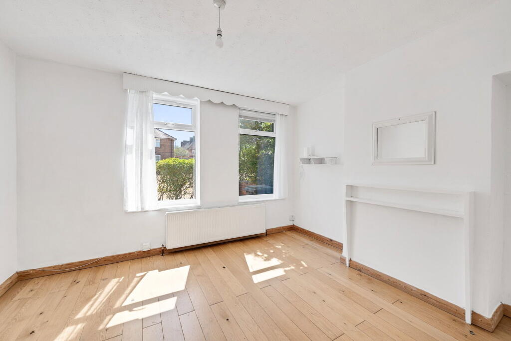 Main image of property: Hassop Walk, London, SE9 4JT