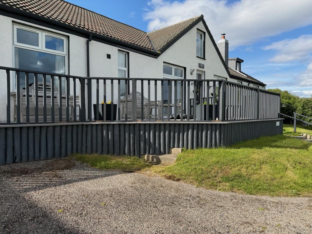 Main image of property: Strathview Lodge B&B, Cambusavie, Dornoch, Highland, IV25 3JD