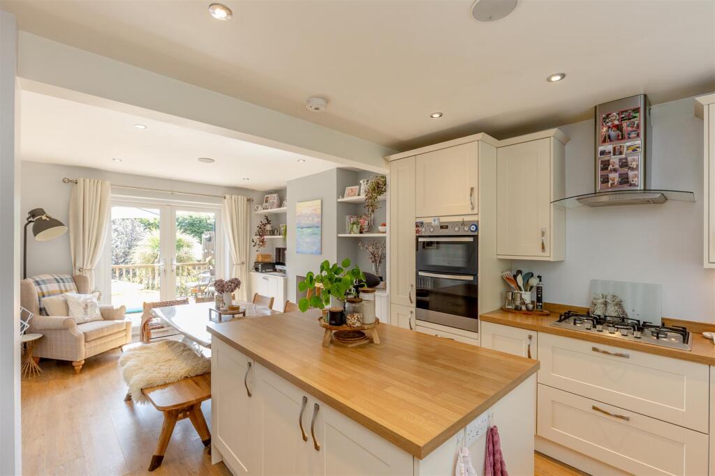 Main image of property: Westbury Lane, BS9