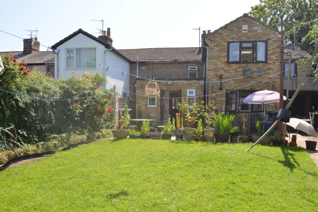 Main image of property: Hitchin Road, Henlow, SG16