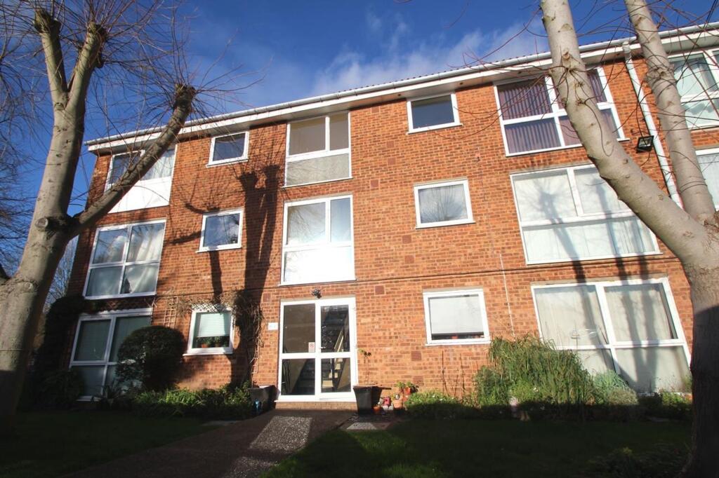 Main image of property: Chenies Court, Hemel Hempstead, HP2