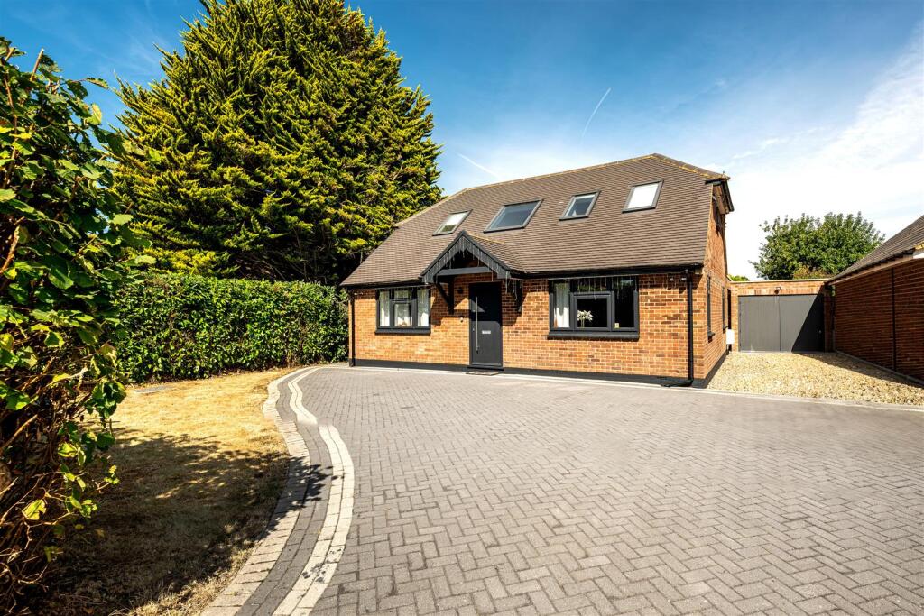 Main image of property: Parish Piece, Holmer Green