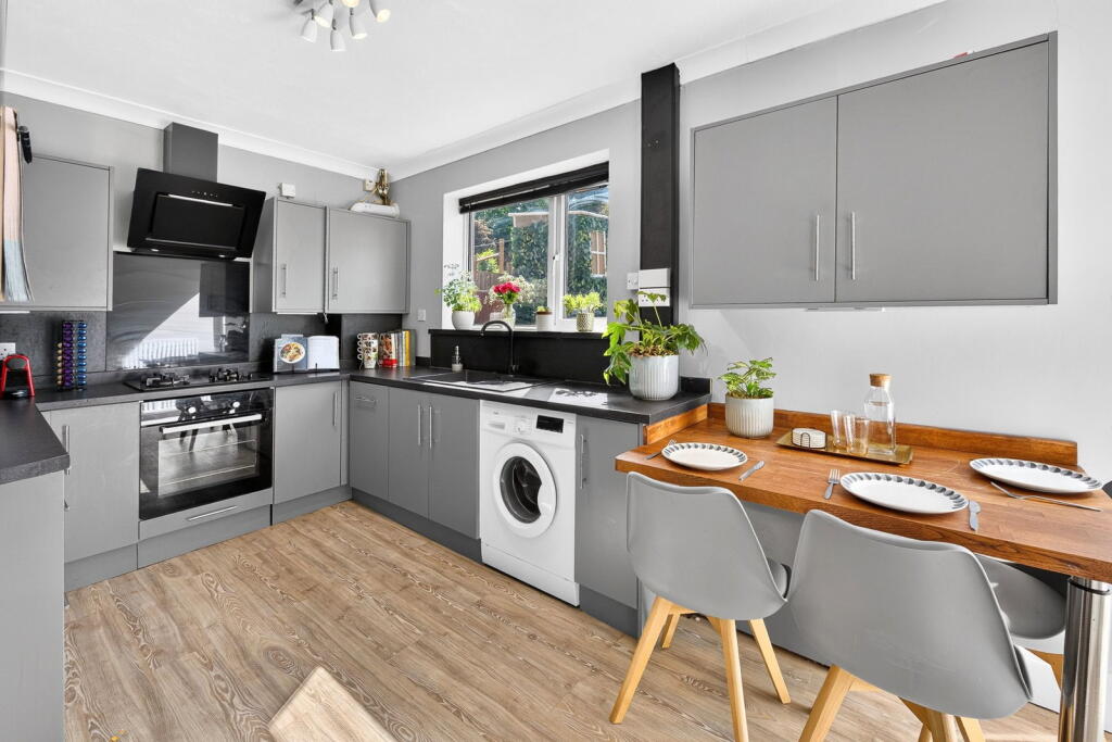 Main image of property: Palewell Close, Orpington, BR5 3BX