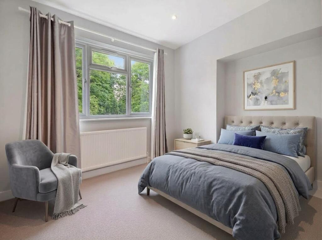 Main image of property: 10 Thurlow Park Road, Tulse HIll, London, SE21