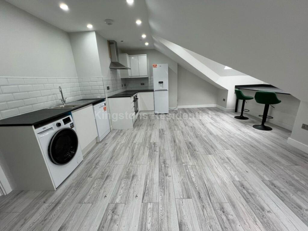 Main image of property: Two Bedroom Flat at Albany Road, Roath, Cardiff, CF24 3NW
