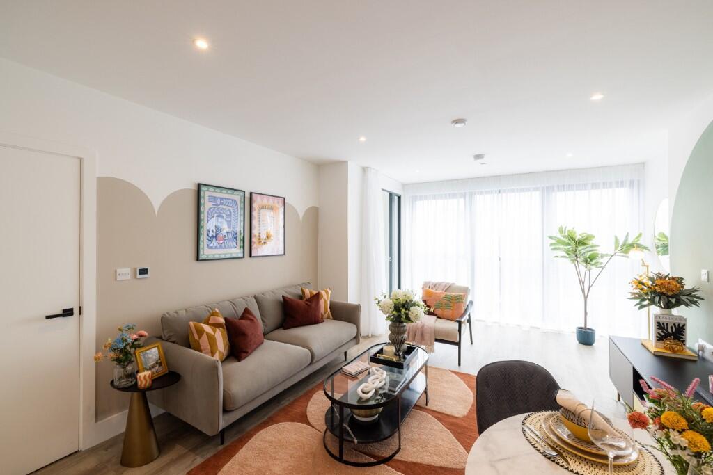 Main image of property: 6-44 Station Road, Croydon, CR0 2YT