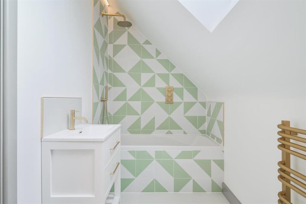 Main image of property: Flat 6, 53 Malden Road, Cheam
