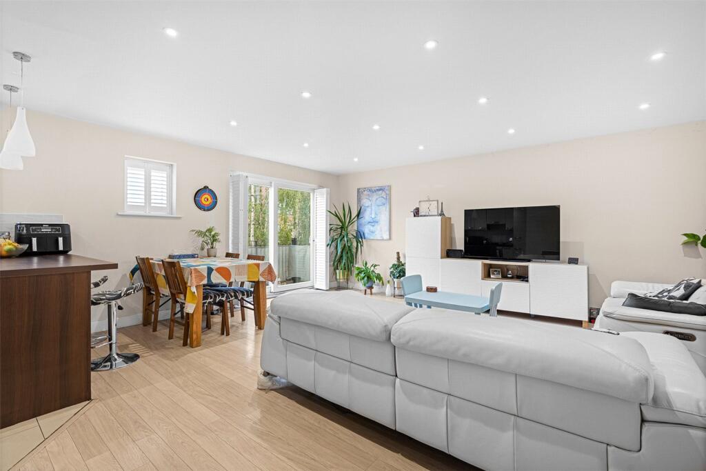 Main image of property: Whippendell Road, Watford, Hertfordshire, WD18