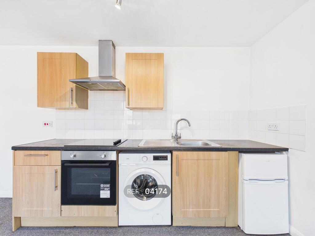 Main image of property: High Street, Arnold, NG5 7DG