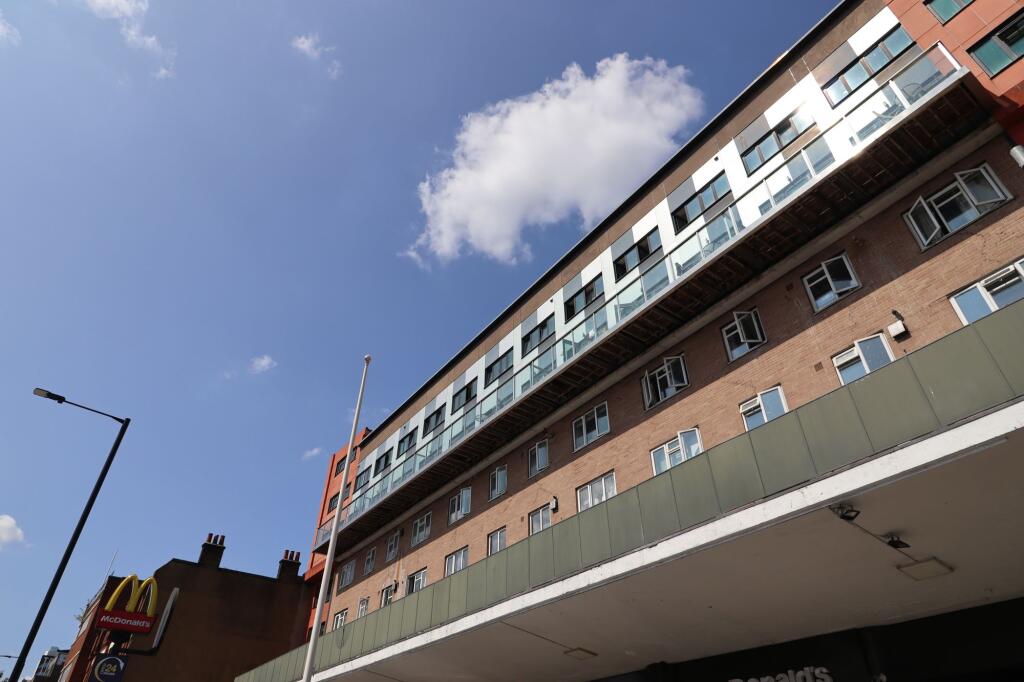 Main image of property: Commercial Road, London E1