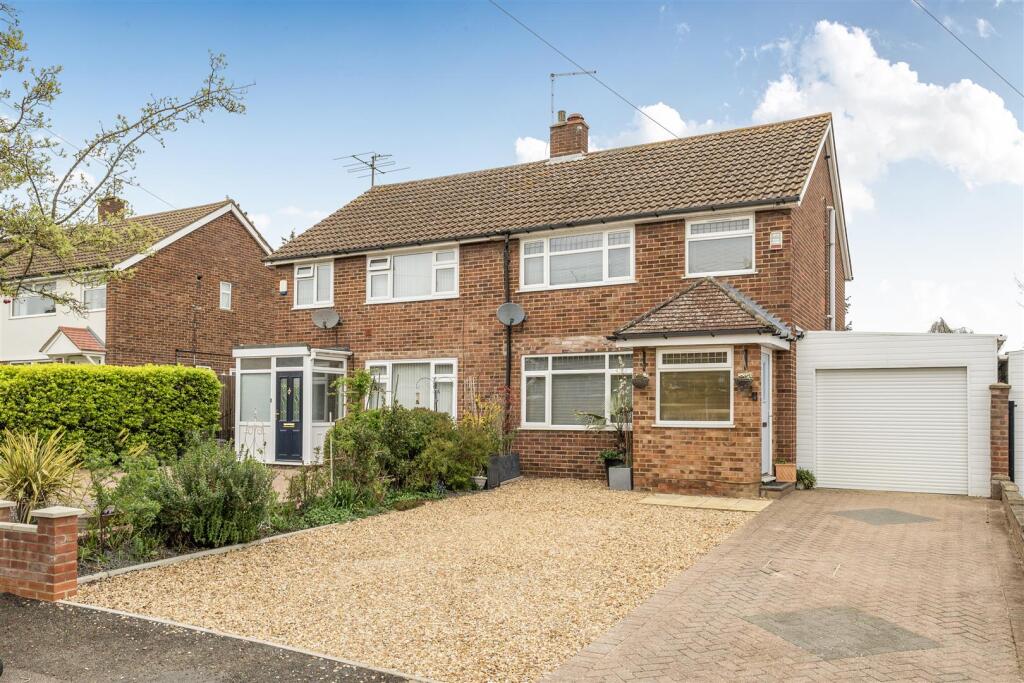 Main image of property: The Buntings, Bedford