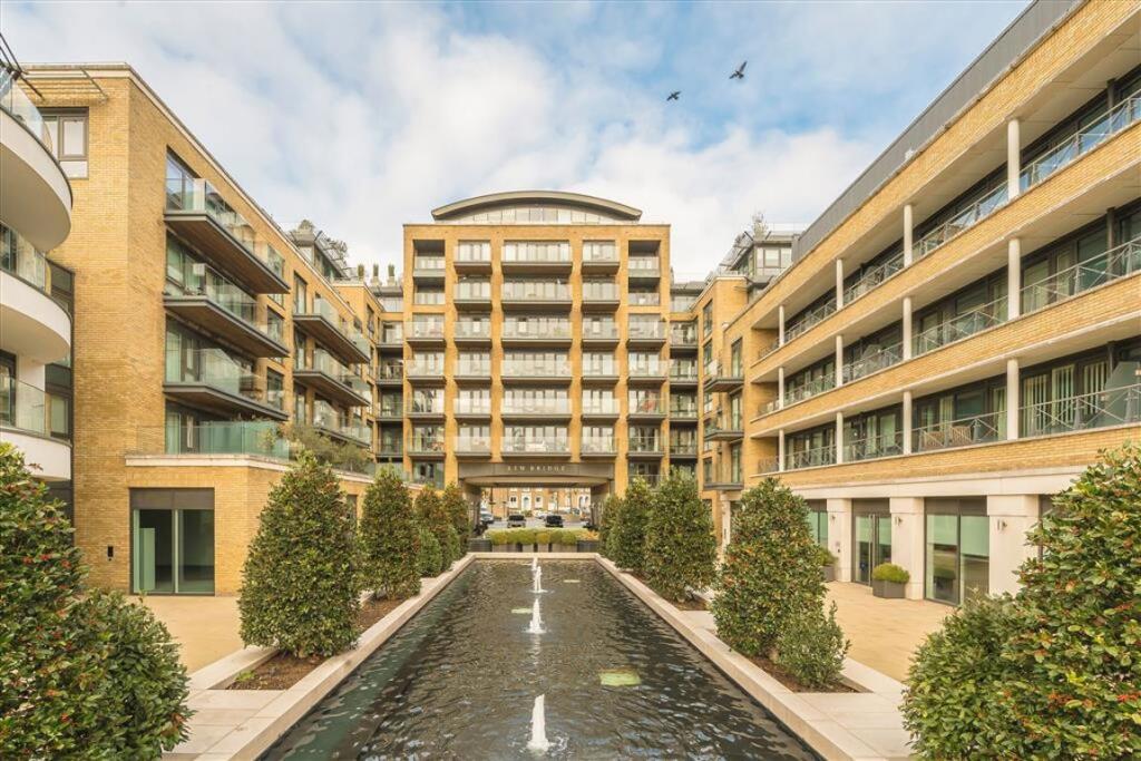 Main image of property: Kew Bridge Road, Kew Bridge
