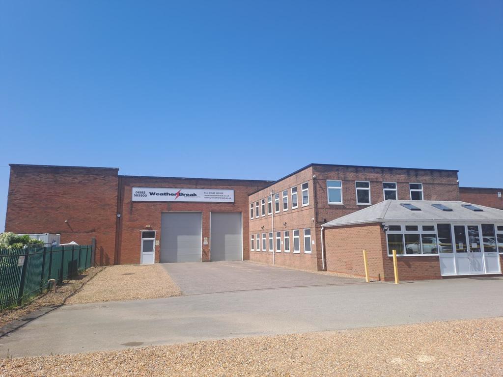 Main image of property: 21, Sundon Industrial Estate, Dencora Way, Luton, Bedfordshire, LU3