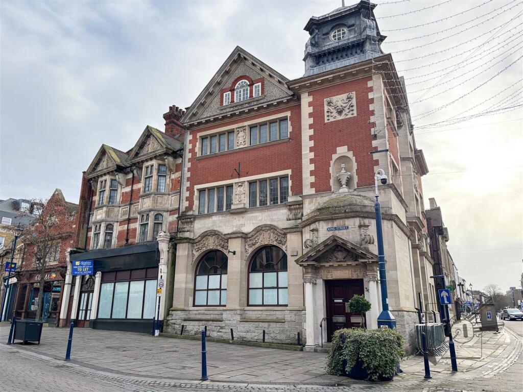 Main image of property: 30 King Street, Gravesend, Kent