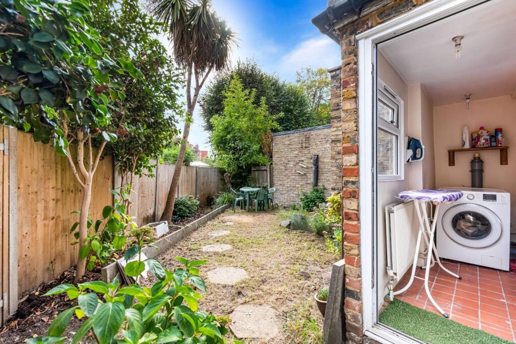Main image of property: Fairlawn Grove, Chiswick